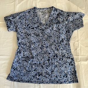 Woman’s Scrub Top M